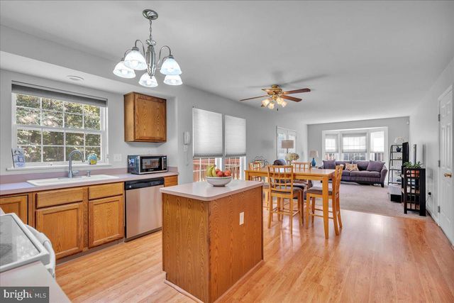 46 MONTICELLO DR, Sicklerville, NJ 08081