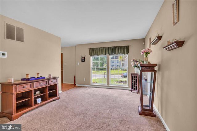 46 MONTICELLO DR, Sicklerville, NJ 08081