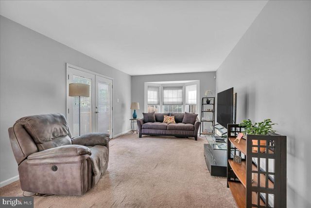 46 MONTICELLO DR, Sicklerville, NJ 08081