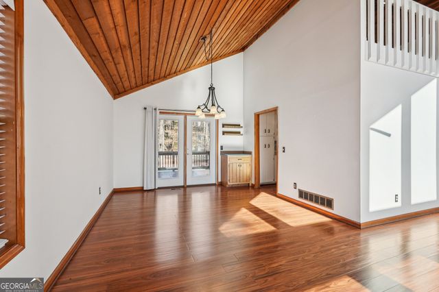 2155 Deep Woods Way, Marietta, GA 30062