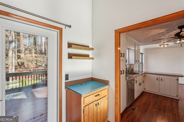 2155 Deep Woods Way, Marietta, GA 30062