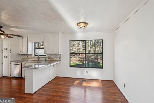 2155 Deep Woods Way, Marietta, GA 30062