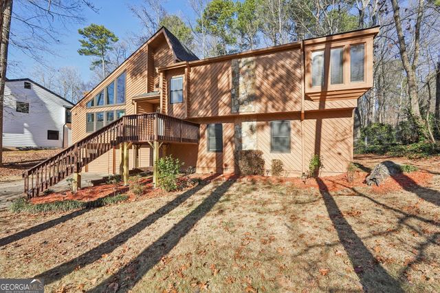 2155 Deep Woods Way, Marietta, GA 30062