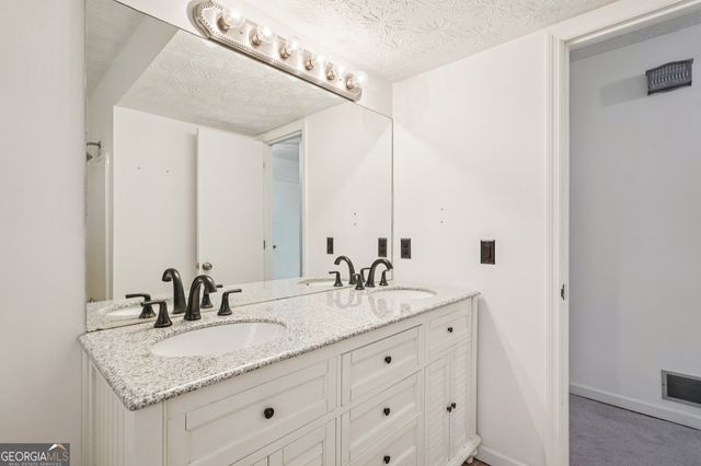 2155 Deep Woods Way, Marietta, GA 30062