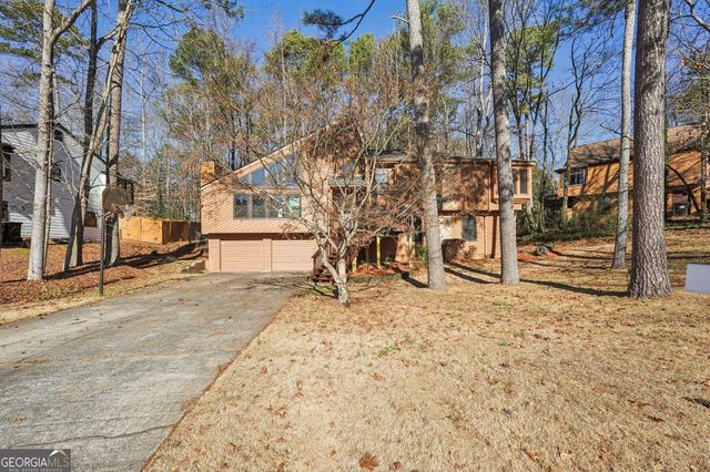 2155 Deep Woods Way, Marietta, GA 30062