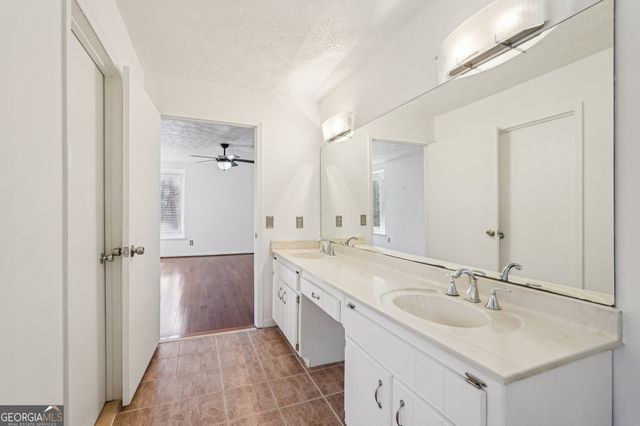 2155 Deep Woods Way, Marietta, GA 30062