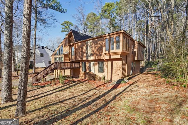2155 Deep Woods Way, Marietta, GA 30062