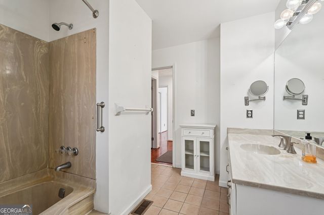 2155 Deep Woods Way, Marietta, GA 30062