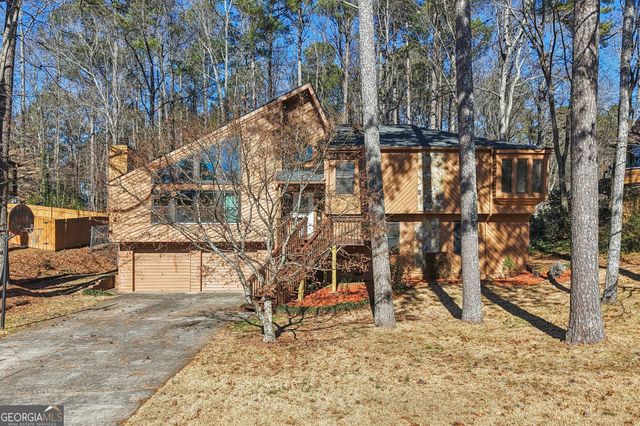 2155 Deep Woods Way, Marietta, GA 30062