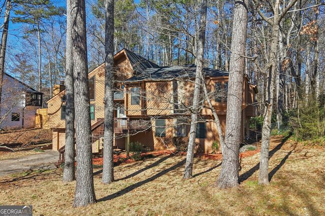 2155 Deep Woods Way, Marietta, GA 30062