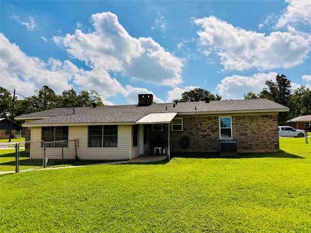 100 Vatra Street, Mount Vernon, TX 75457