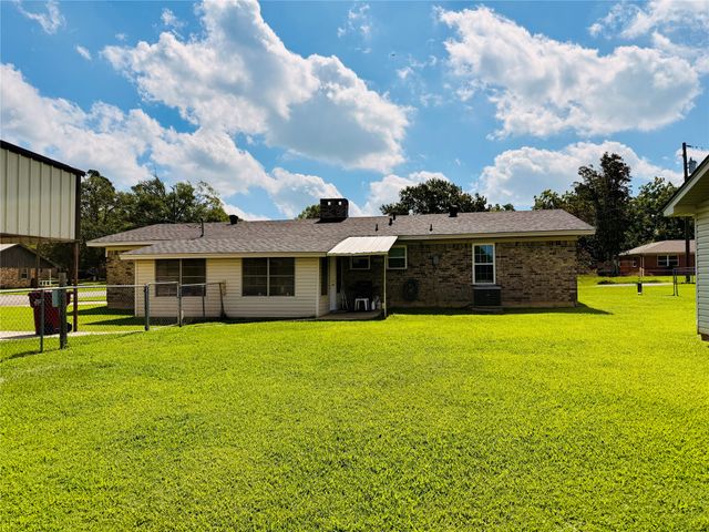 100 Vatra Street, Mount Vernon, TX 75457