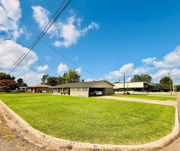 100 Vatra Street, Mount Vernon, TX 75457