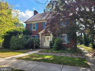 15 HIGHLAND AVE, Hanover, PA 17331