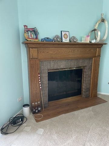 624 Berkley Court V2, Schaumburg, IL 60194