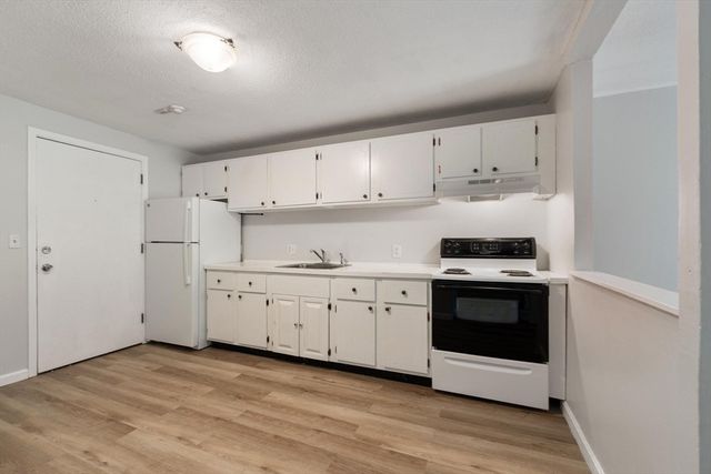 15 Wildwood B19, Dracut, MA 01826