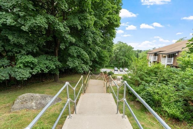 15 Wildwood B19, Dracut, MA 01826