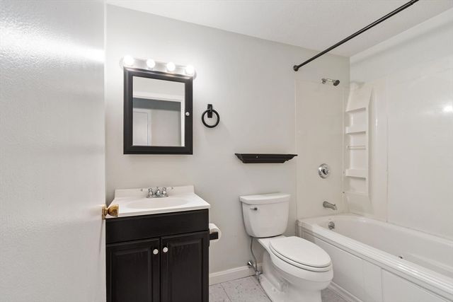 15 Wildwood B19, Dracut, MA 01826