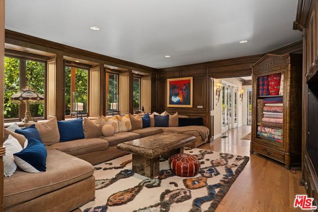 575 N Beverly Glen Boulevard, Los Angeles, CA 90077