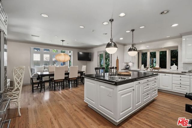 575 N Beverly Glen Boulevard, Los Angeles, CA 90077