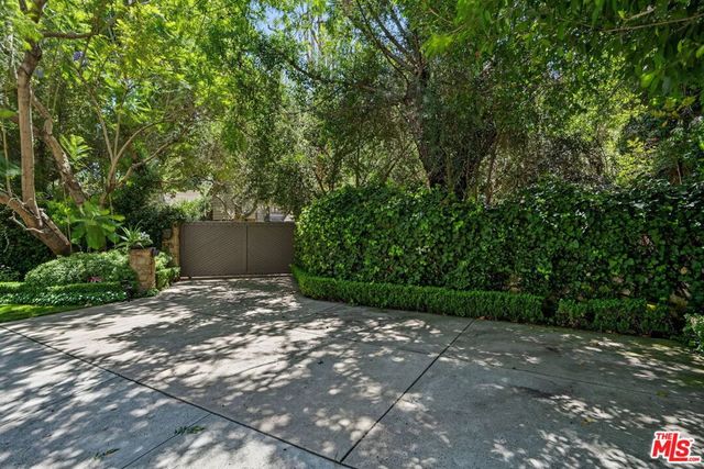 575 N Beverly Glen Boulevard, Los Angeles, CA 90077
