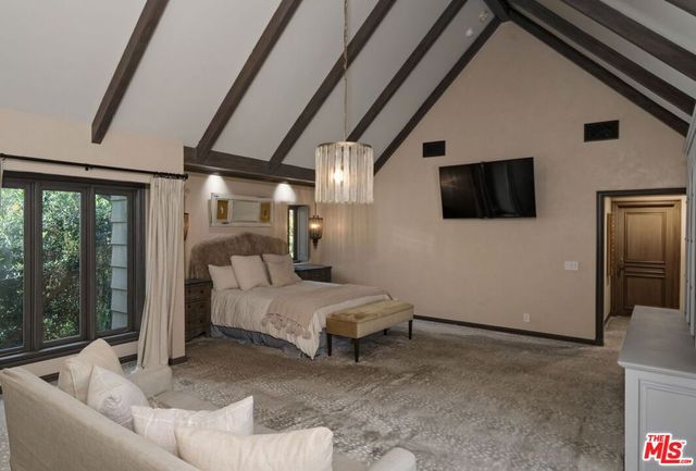 575 N Beverly Glen Boulevard, Los Angeles, CA 90077