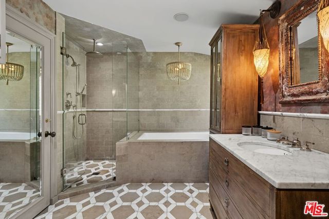 575 N Beverly Glen Boulevard, Los Angeles, CA 90077