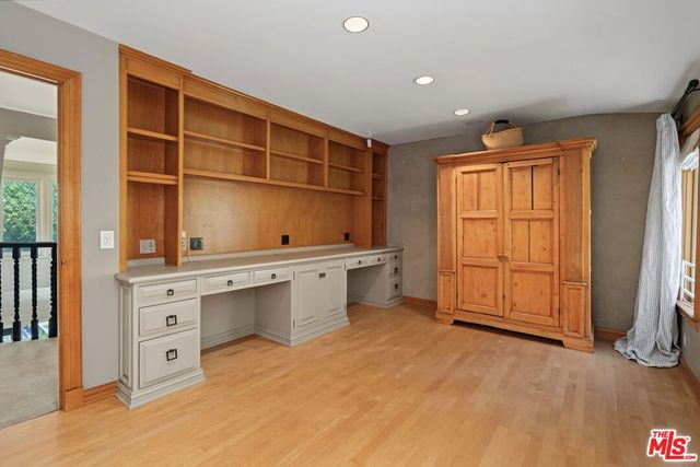 575 N Beverly Glen Boulevard, Los Angeles, CA 90077