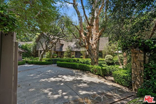 575 N Beverly Glen Boulevard, Los Angeles, CA 90077
