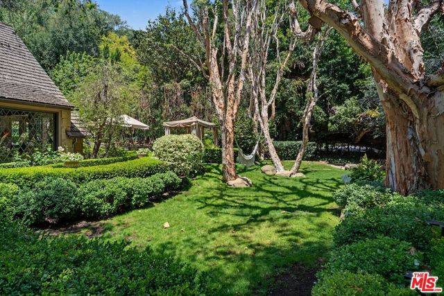 575 N Beverly Glen Boulevard, Los Angeles, CA 90077