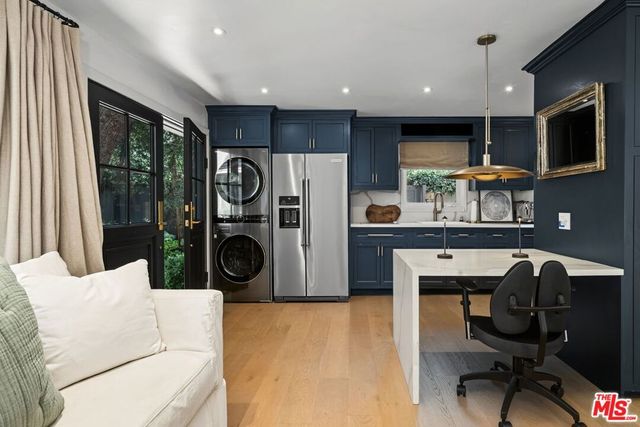 575 N Beverly Glen Boulevard, Los Angeles, CA 90077