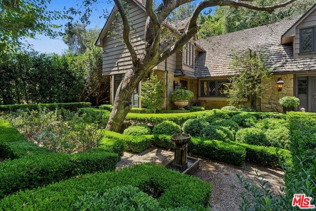 575 N Beverly Glen Boulevard, Los Angeles, CA 90077
