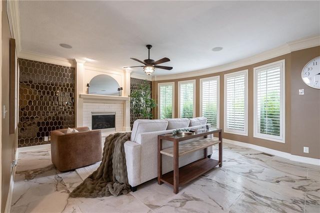 4232 NE Tremont Court, Lee's Summit, MO 64064