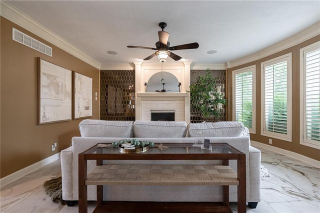 4232 NE Tremont Court, Lee's Summit, MO 64064