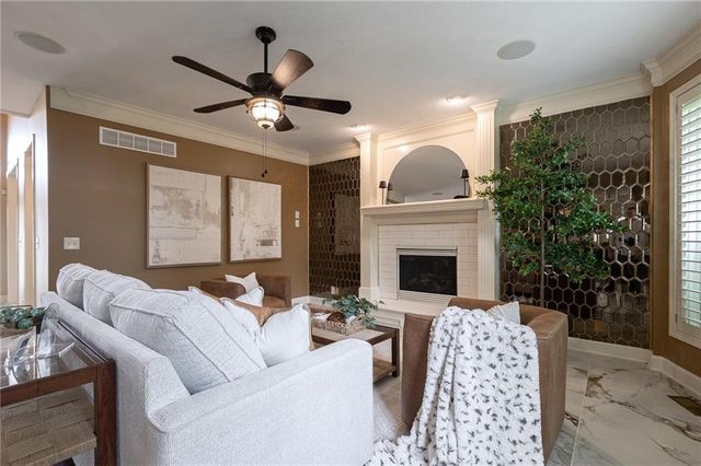 4232 NE Tremont Court, Lee's Summit, MO 64064