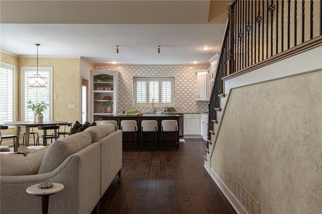 4232 NE Tremont Court, Lee's Summit, MO 64064