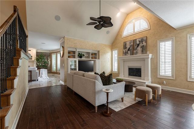 4232 NE Tremont Court, Lee's Summit, MO 64064
