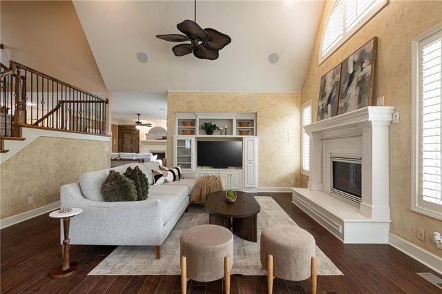 4232 NE Tremont Court, Lee's Summit, MO 64064