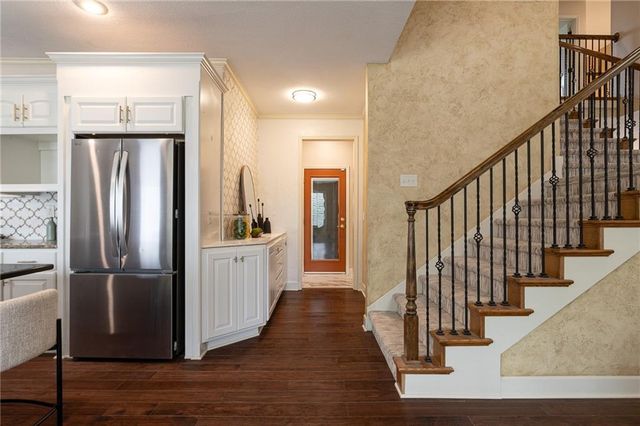 4232 NE Tremont Court, Lee's Summit, MO 64064