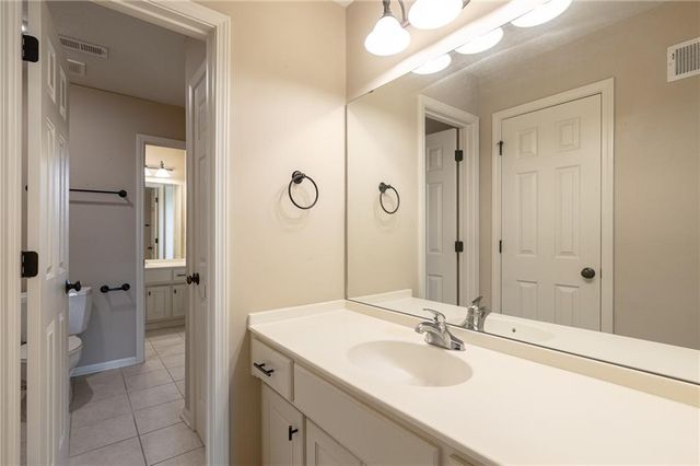4232 NE Tremont Court, Lee's Summit, MO 64064