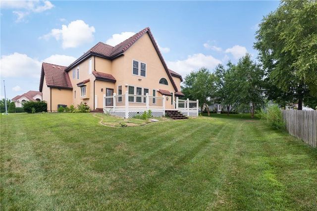4232 NE Tremont Court, Lee's Summit, MO 64064