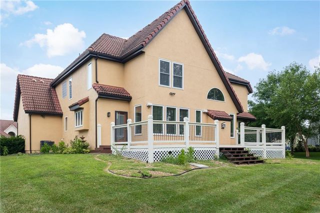 4232 NE Tremont Court, Lee's Summit, MO 64064