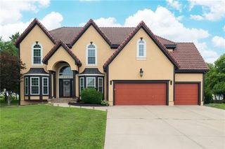 4232 NE Tremont Court, Lee's Summit, MO 64064