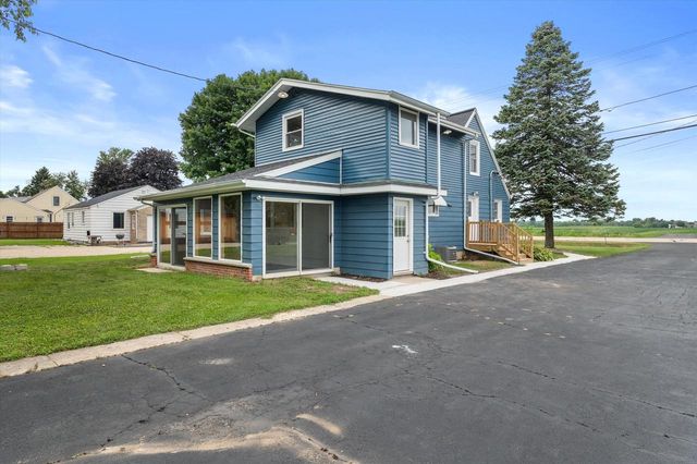 2089 Decorah ROAD, West Bend, WI 53095