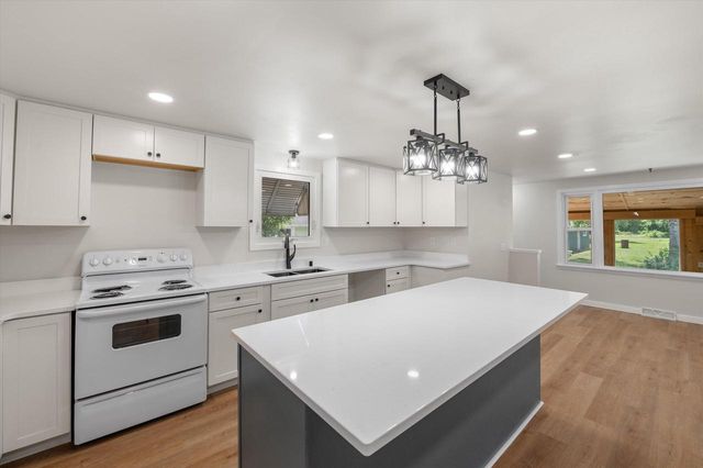 2089 Decorah ROAD, West Bend, WI 53095