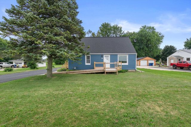 2089 Decorah ROAD, West Bend, WI 53095