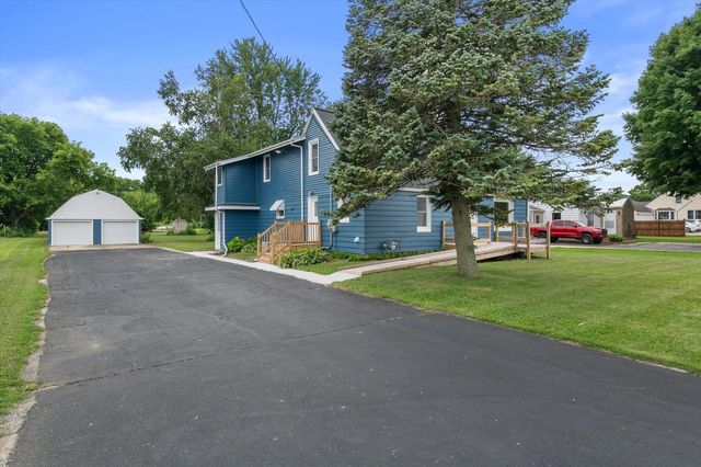 2089 Decorah ROAD, West Bend, WI 53095