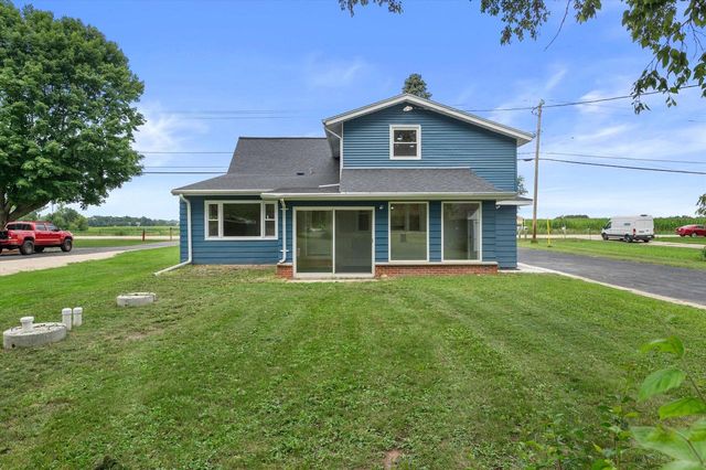 2089 Decorah ROAD, West Bend, WI 53095