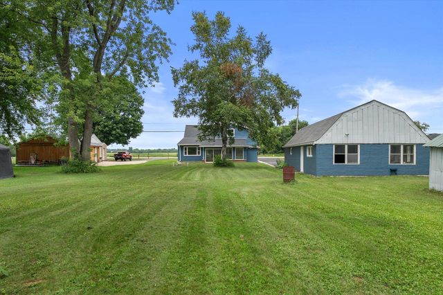 2089 Decorah ROAD, West Bend, WI 53095