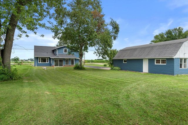 2089 Decorah ROAD, West Bend, WI 53095